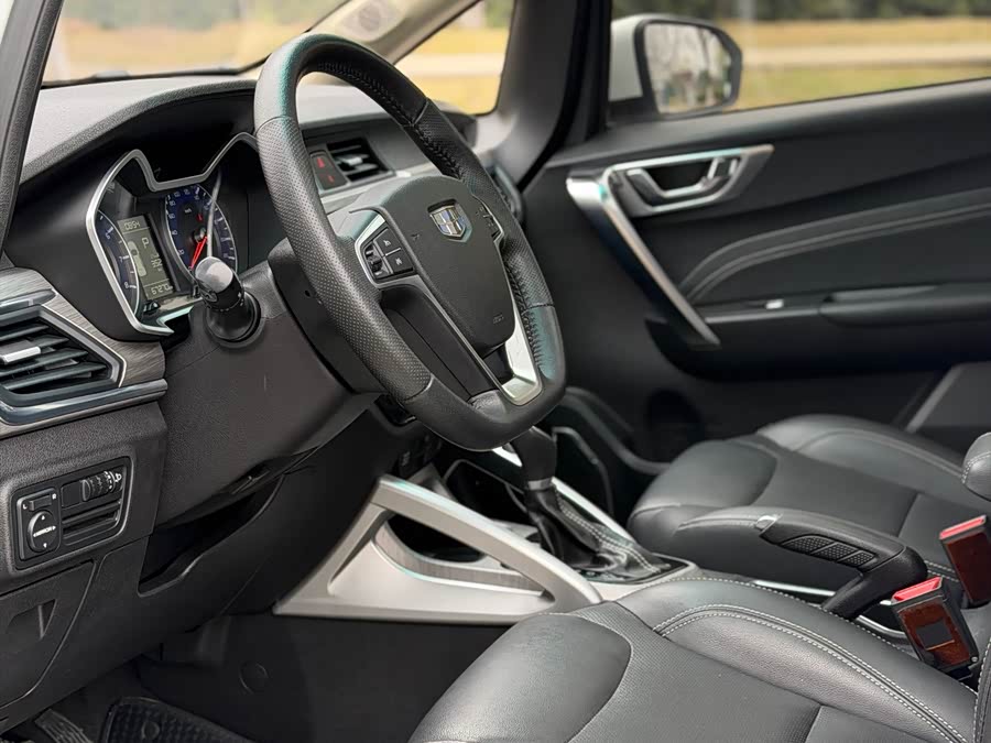 GEELY Vision X3 2017 image de voiture #5