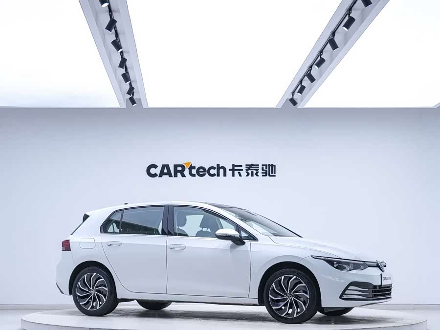 Volkswagen Golf 2022 car image #5