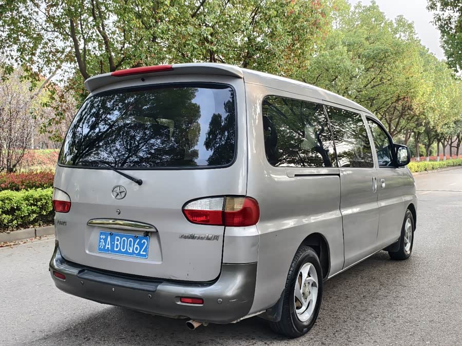 JAC 2011 imagem de carro #5