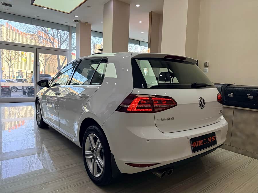 Volkswagen Golf 2017 car image #5