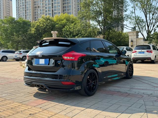 Ford Focus (Imported) 2017 car image #5