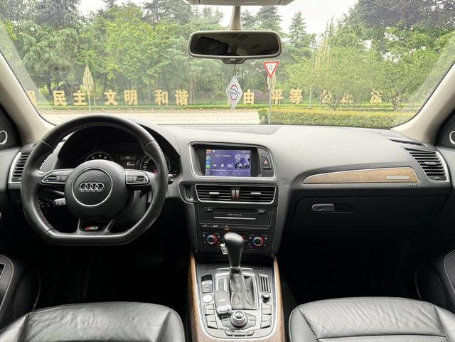 Audi Q5 (Imported) 2012 car image #5