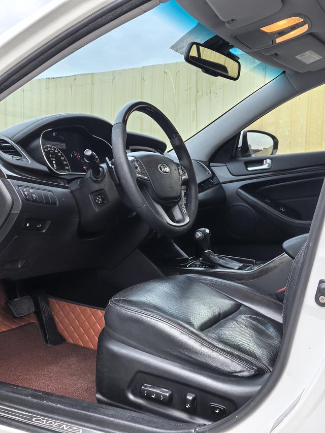 Kia Cadenza 2013 изображение автомобиля #5