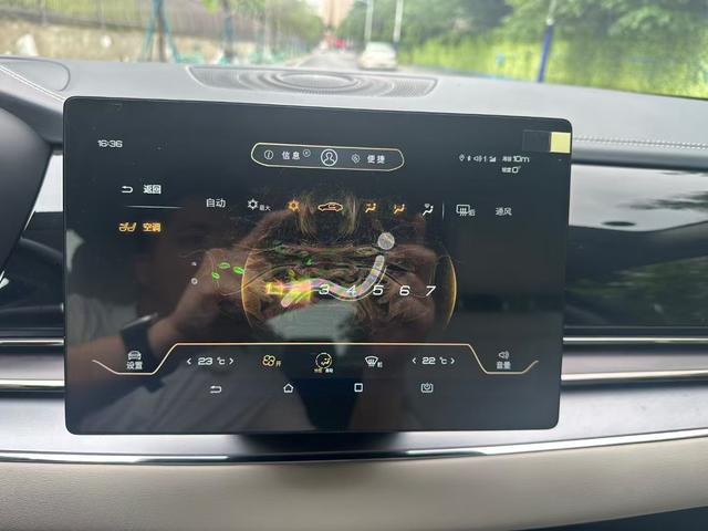 BYD e9 2021 car image #5