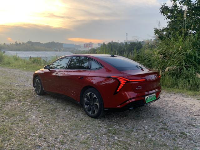 HongQi TianGong 05 2025 #5 HongQi TianGong 05 2025 car image #5