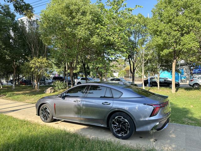 HongQi H6 2023 #5 HongQi H6 2023 car image #5