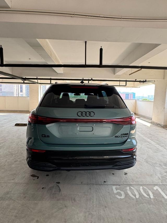 Audi Q5 e-tron 2023 immagine di auto #5