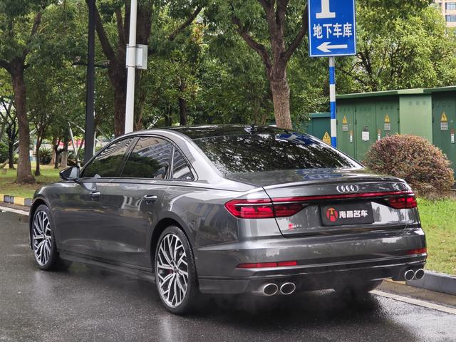 Audi S8 2021 car image #5