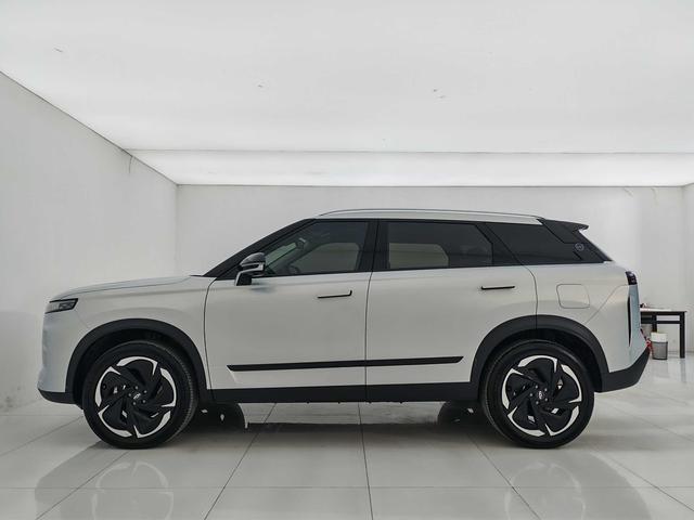 Chery Exploration 06 C-DM 2024 immagine di auto #5