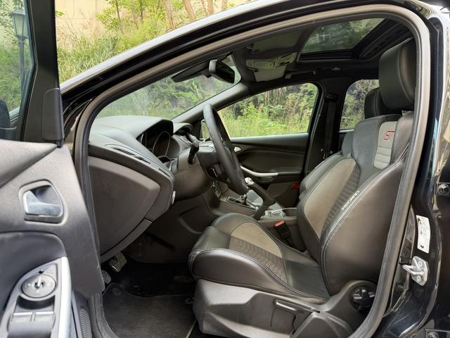 Ford Focus (Imported) 2013 #5 Ford Focus (Imported) 2013 صورة سيارة #5