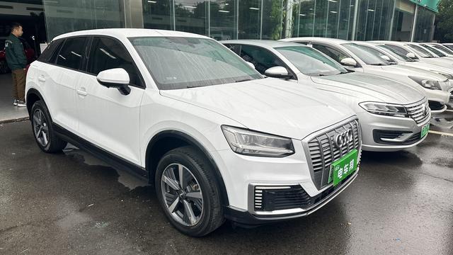 Audi Q2L e-tron 2021 car image #5