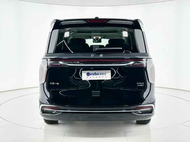 HongQi HQ9 PHEV 2025 #5 HongQi HQ9 PHEV 2025 car image #5