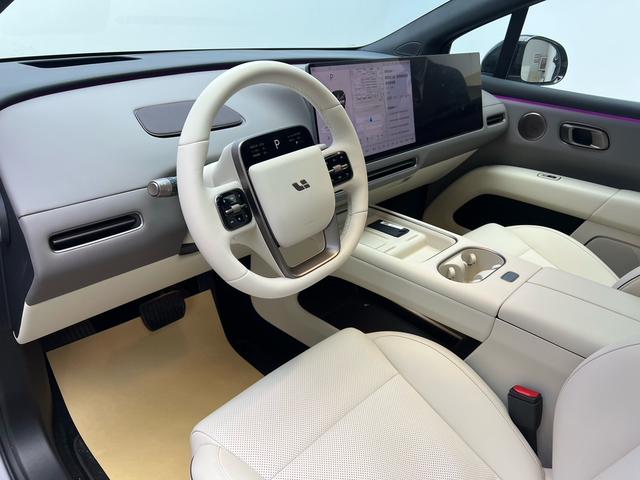 理想汽车 理想i6 2025 汽车图片 #5