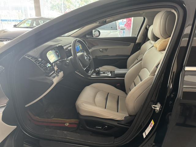 BYD e9 2021 car image #5