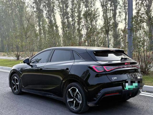 BYD Seal 06GT 2025 car image #5