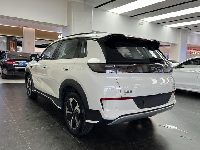 BYD Sea Lion 05 EV 2025 car image #5