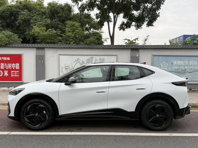 Volkswagen ID.UNYX 06 2024 image de voiture #5