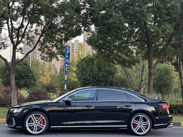 Audi S8 2021 car image #5