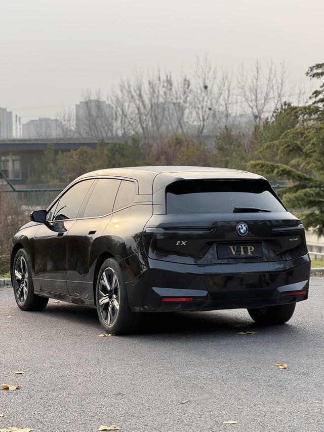 BMW iX 2022 car image #5