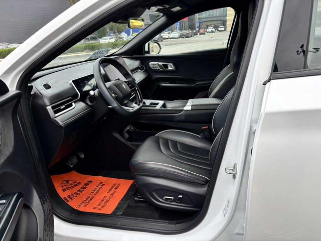 哪吒汽车 哪吒X 2024 汽车图片 #5