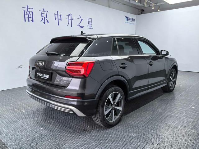 Audi Q2L e-tron 2021 car image #5