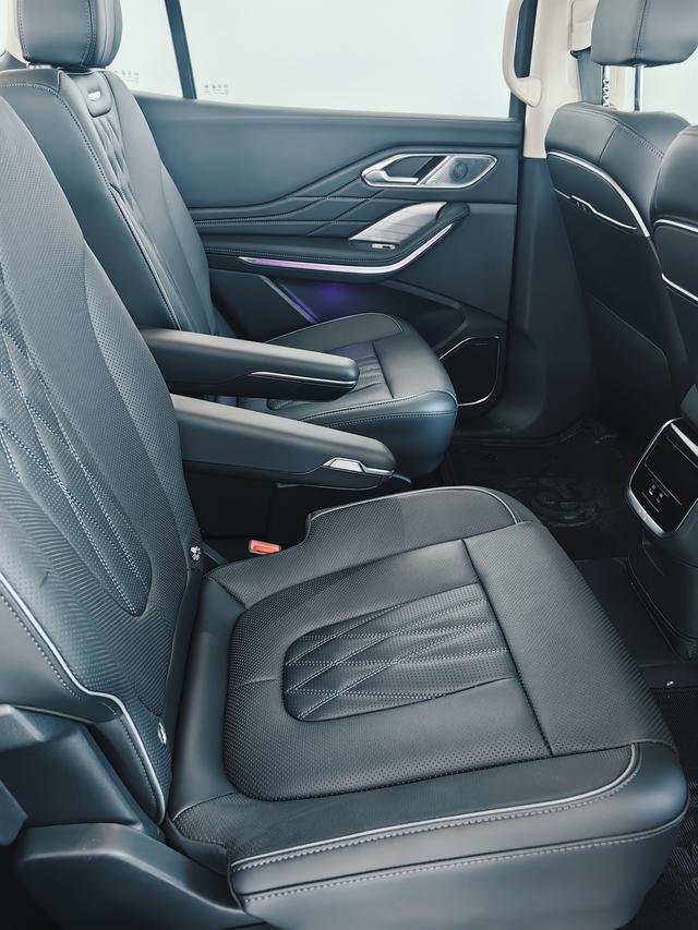 HongQi HS7 PHEV 2024 immagine di auto #5