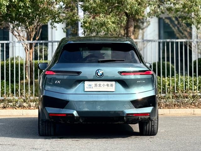 BMW iX 2024 car image #5