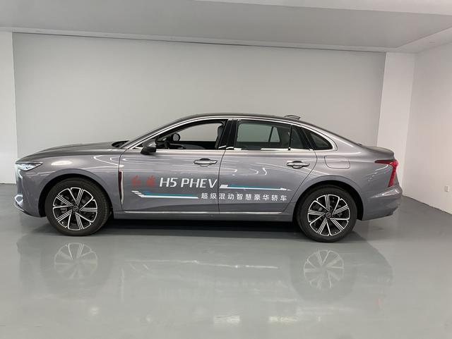 HongQi H5 PHEV 2025 car image #5