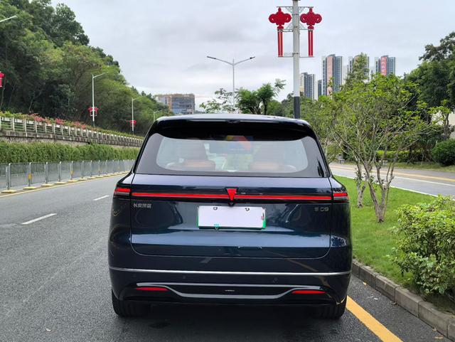 Deepal S09 2025 car image #5