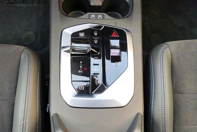 BMW 2 Series 2025 #5 BMW 2 Series 2025 car image #5