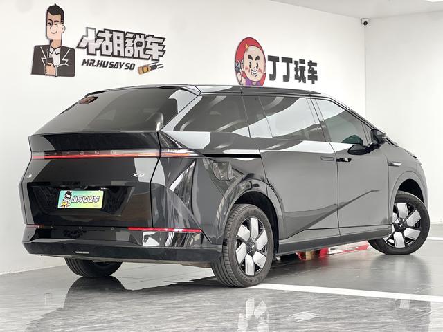 Xpeng X9 2024 صورة سيارة #5