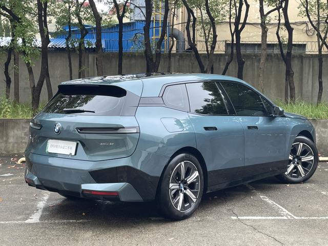 BMW iX 2023 car image #5