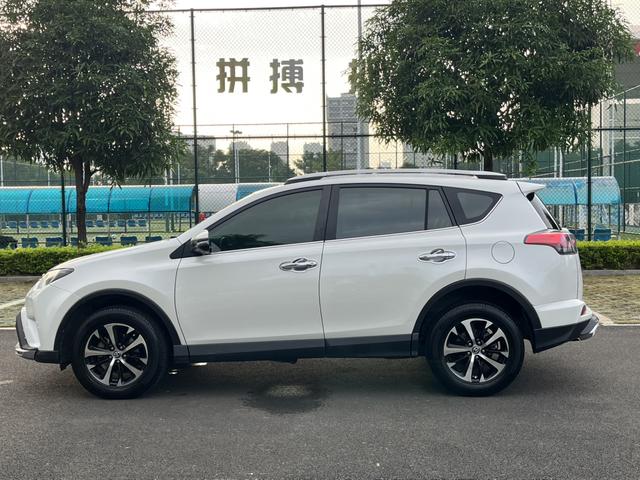 Toyota RAV4 Hybird E+ 2016 car image #5