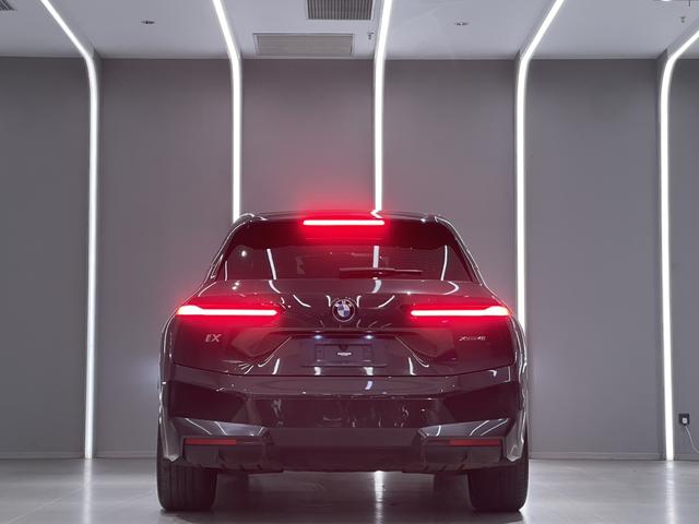 BMW iX 2022 car image #5