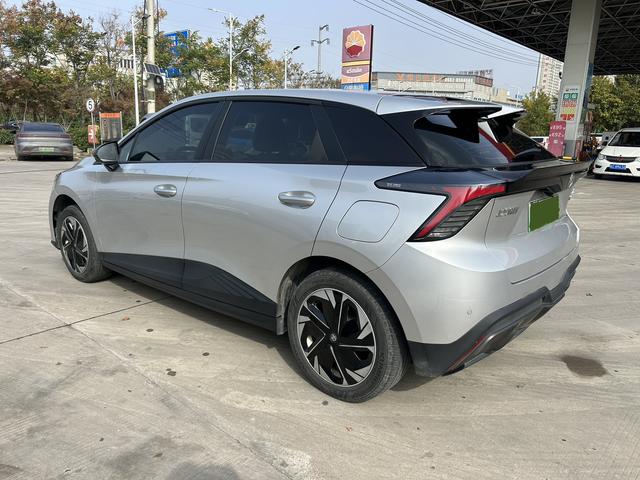 MG 4 EV 2023 #5 MG 4 EV 2023 car image #5