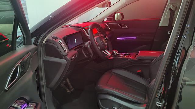 HongQi HS3 PHEV 2024 car image #5