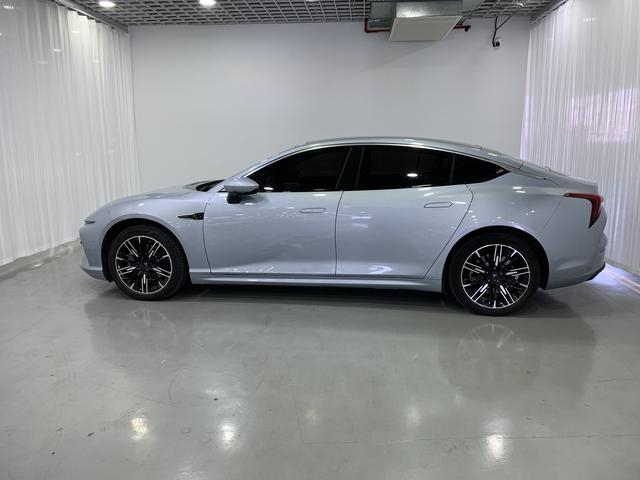 哪吒汽车 哪吒S 2023 汽车图片 #5