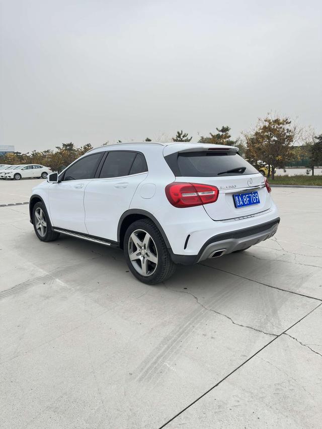 Mercedes-Benz GLA Class (Imported) 2015 #5 Mercedes-Benz GLA Class (Imported) 2015 car image #5