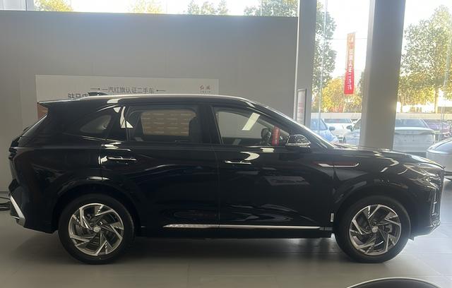 HongQi HS3 PHEV 2025 #5 HongQi HS3 PHEV 2025 car image #5