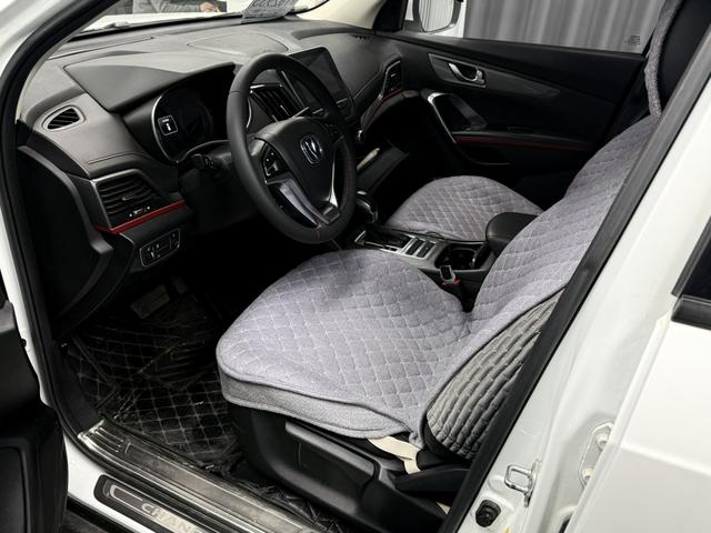 Changan CS15 EV 2017 #5 Changan CS15 EV 2017 car image #5