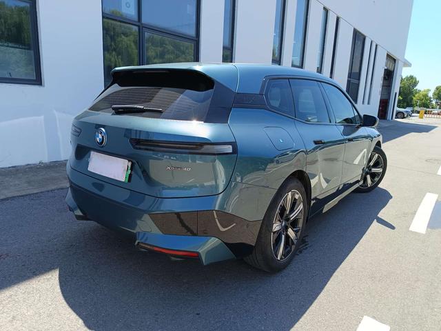 BMW iX 2023 car image #5