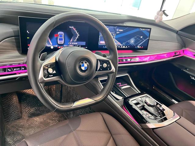 BMW M8 2023 car image #5