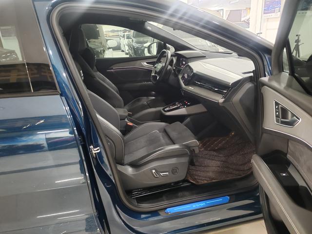 Audi Q5 e-tron 2023 immagine di auto #5