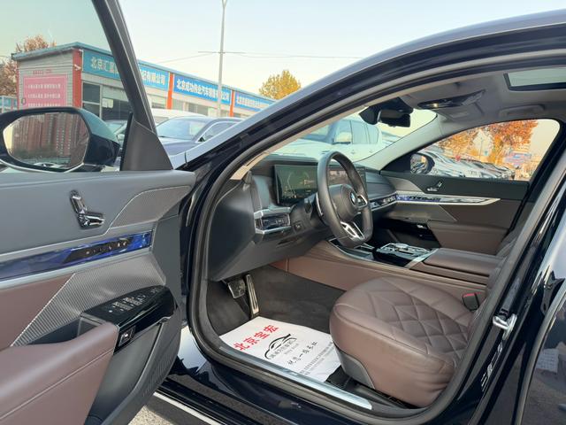 BMW iX M60 2023 car image #5