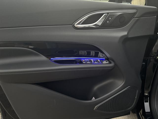 HongQi HS3 PHEV 2025 #5 HongQi HS3 PHEV 2025 car image #5