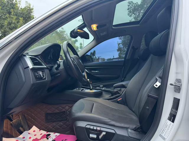 BMW X7 M60i 2016 car image #5