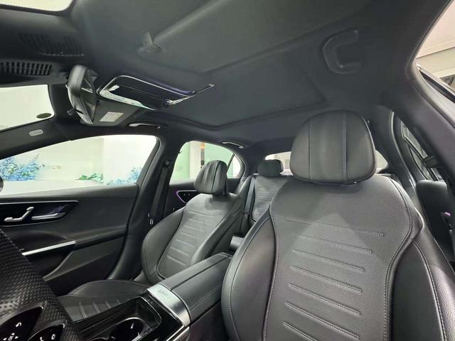 Mercedes-Benz R Class 2023 car image #5