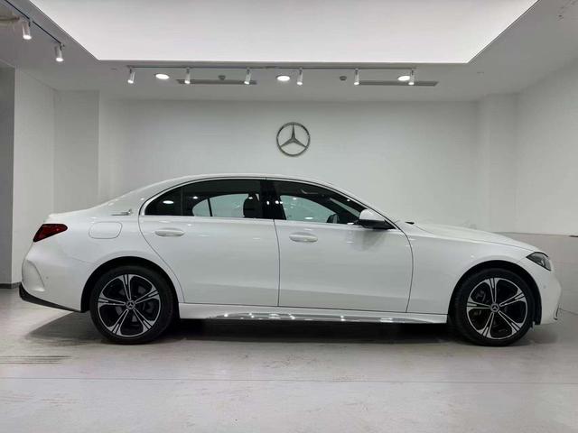 Mercedes-Benz R Class 2023 car image #5