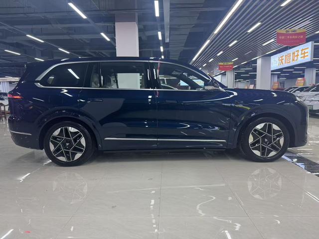 Deepal S09 2025 car image #5