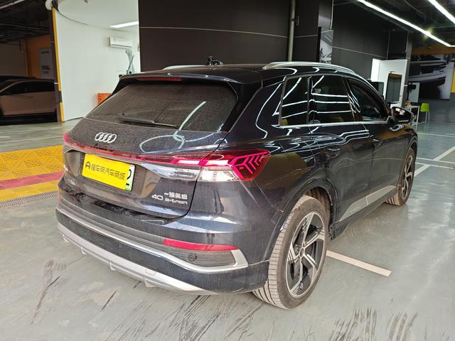 Audi Q4 e-tron 2024 صورة سيارة #5